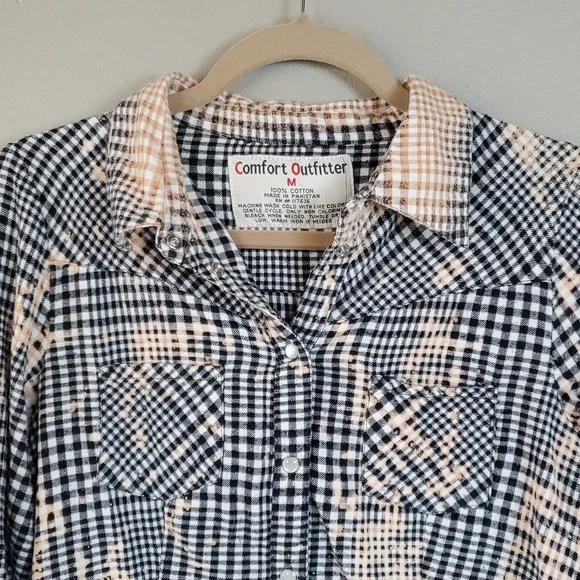 Comfort Outfitter women's bleach dyed flannel w/Johnny Cash emblem on back - Picture 2 of 7